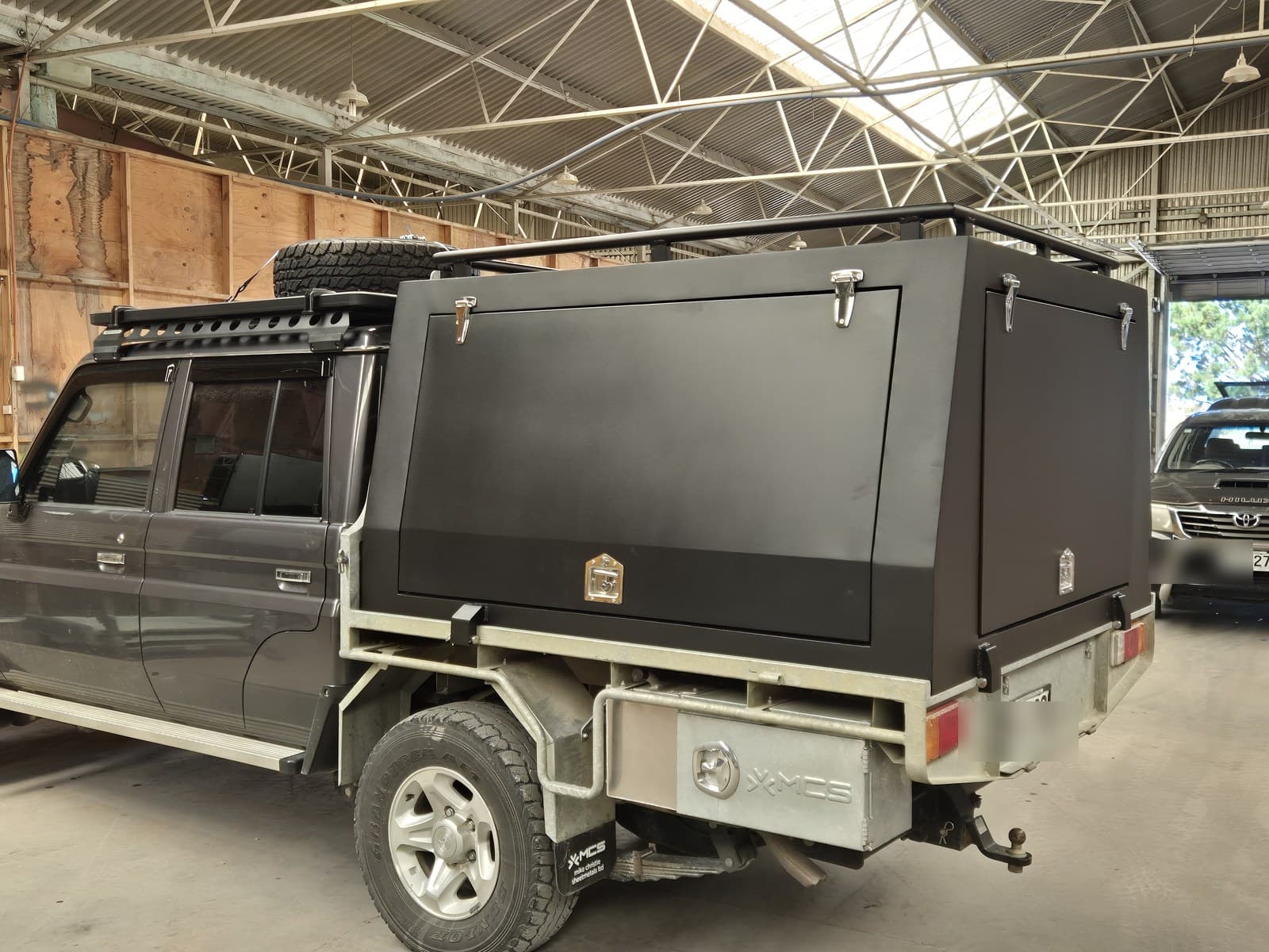 Custom aluminium ute canopy